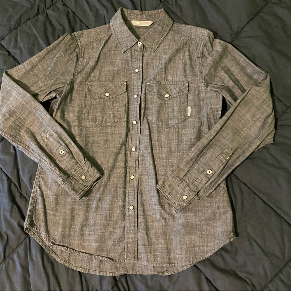 Stio Women’s Blue Chambray Button-Down Shirt M